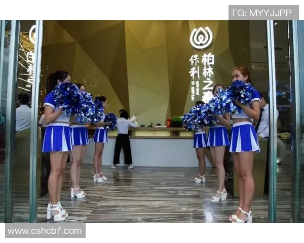 英国足球明星齐聚一堂展现风采共同参与精彩赛事盛况